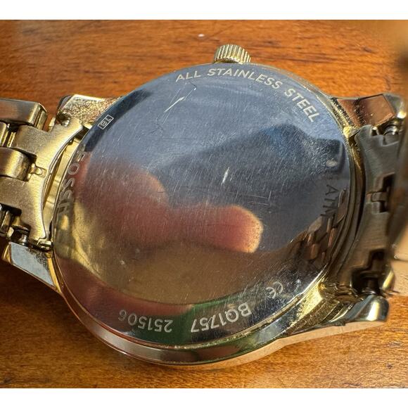 Fossil Woman's Gold-Tone BQ1757 Watch Mother of Pearl Dial Stainless Steel Roman - Picture 8 of 16